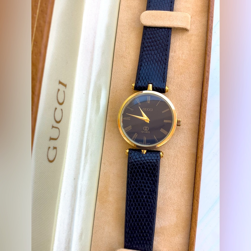 Authentic Gucci UNISEX watch 🖤💛🖤💛 - Picture 6 of 12